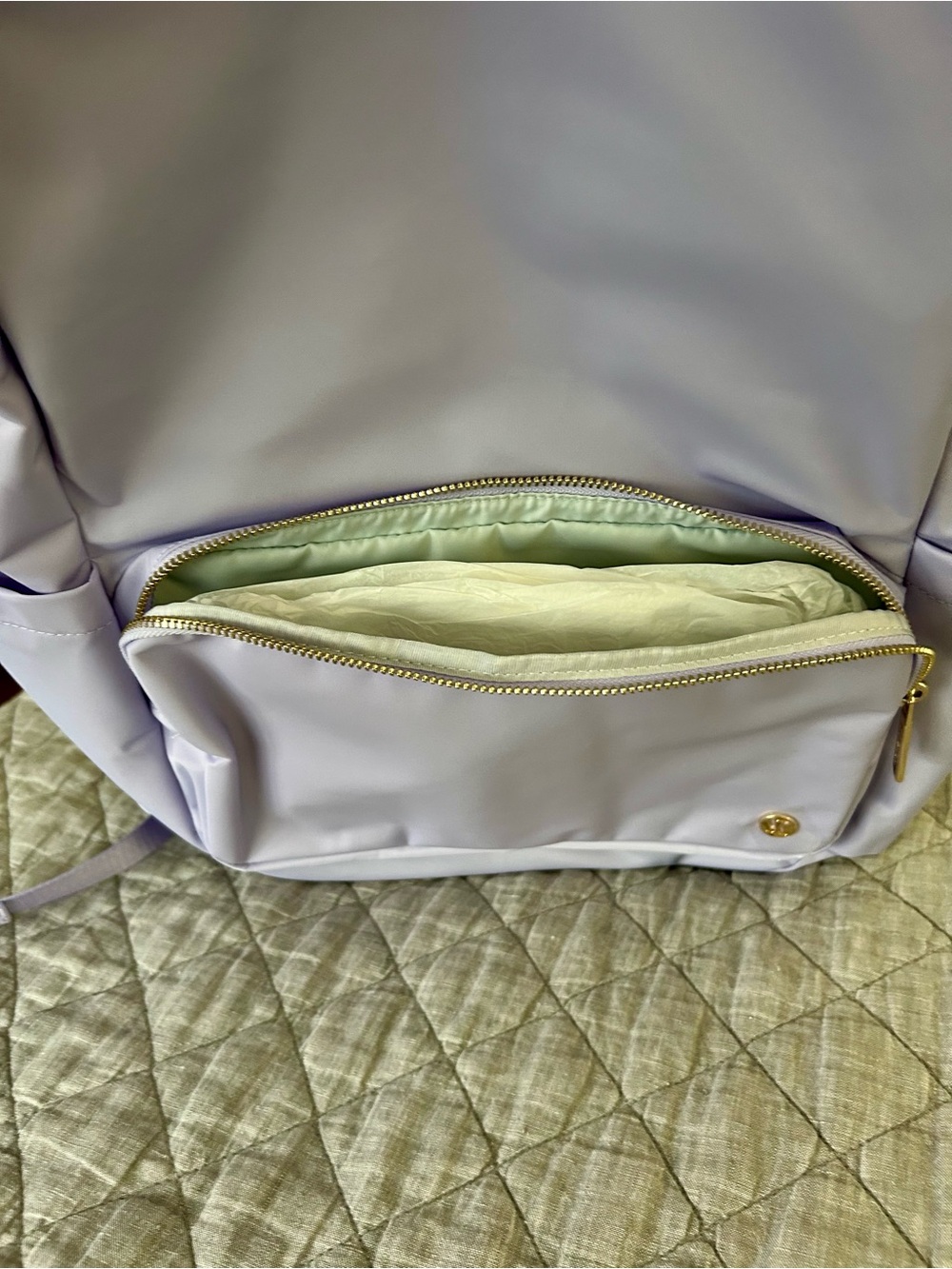 NWT lululemon Everywhere Backpack 22L Metal Hardware Lavender Frost Gold - Picture 12 of 14